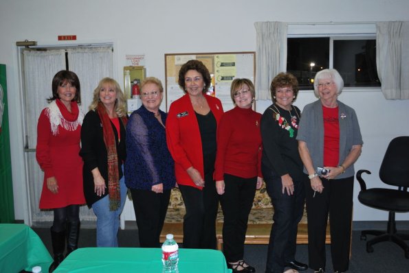 HolidayPotLuck_0001