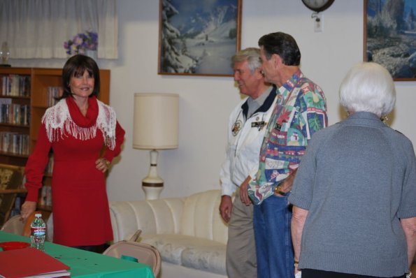 HolidayPotLuck_0015