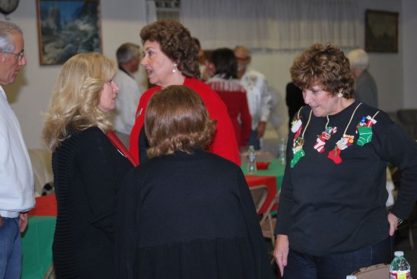 HolidayPotLuck_0018