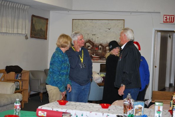 HolidayPotLuck_0025