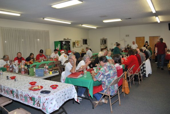 HolidayPotLuck_0041