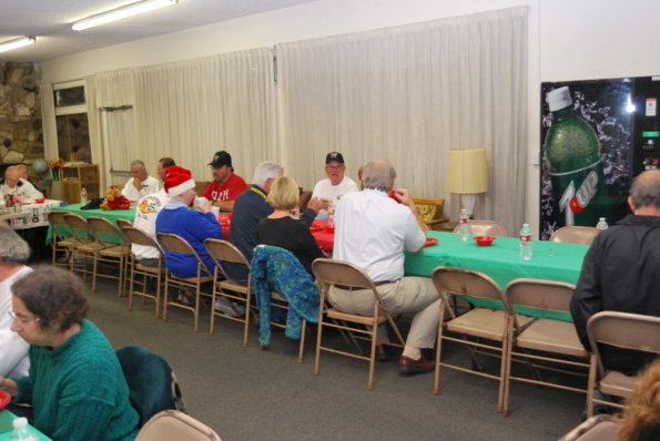HolidayPotLuck_0045