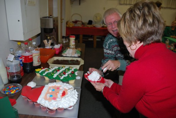 HolidayPotLuck_0048