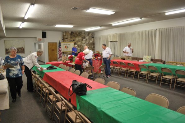 HolidayPotLuck_0001