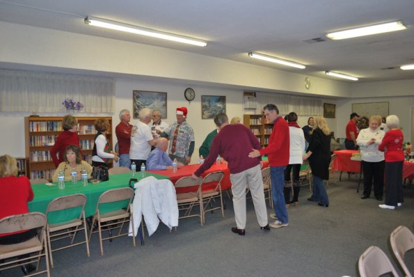 HolidayPotLuck_0016