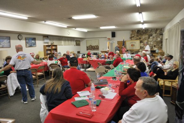 HolidayPotLuck_0050