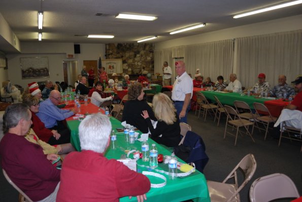 HolidayPotLuck_0051