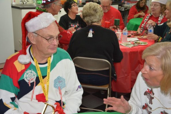 HolidayParty_040
