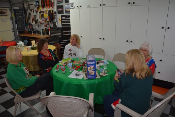 HolidayParty_048