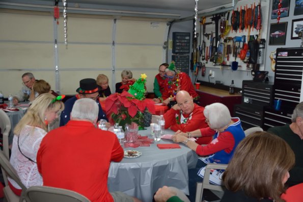 HolidayParty_0037
