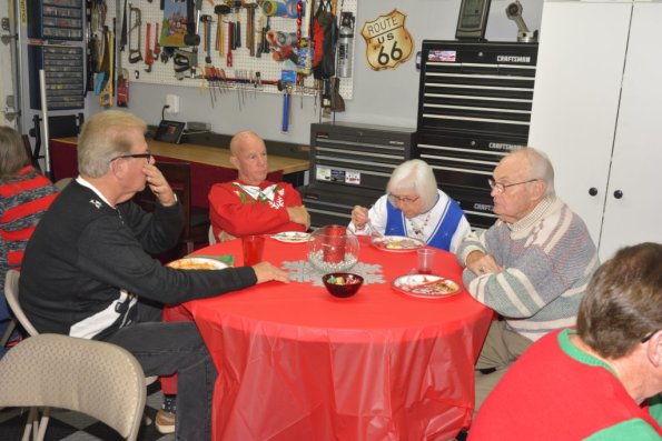 HolidayParty_032