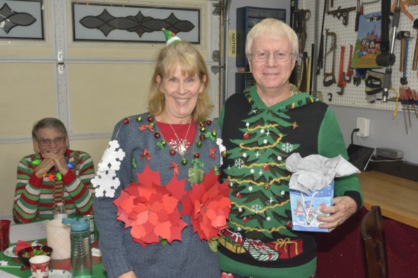 HolidayParty_056