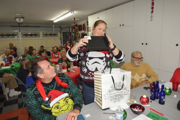 HolidayParty_058