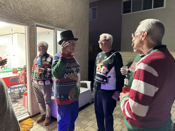 UglySweater2023_014